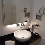 Diamond Bed & Breakfast 3*
